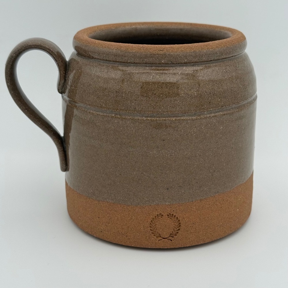 Farmhouse Pottery x Vivi et Margot Laurel Wreath Stoneware Mug Brown Handcrafted - Picture 2 of 9